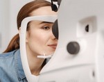 Риск развития инсульта можно определить по глазам